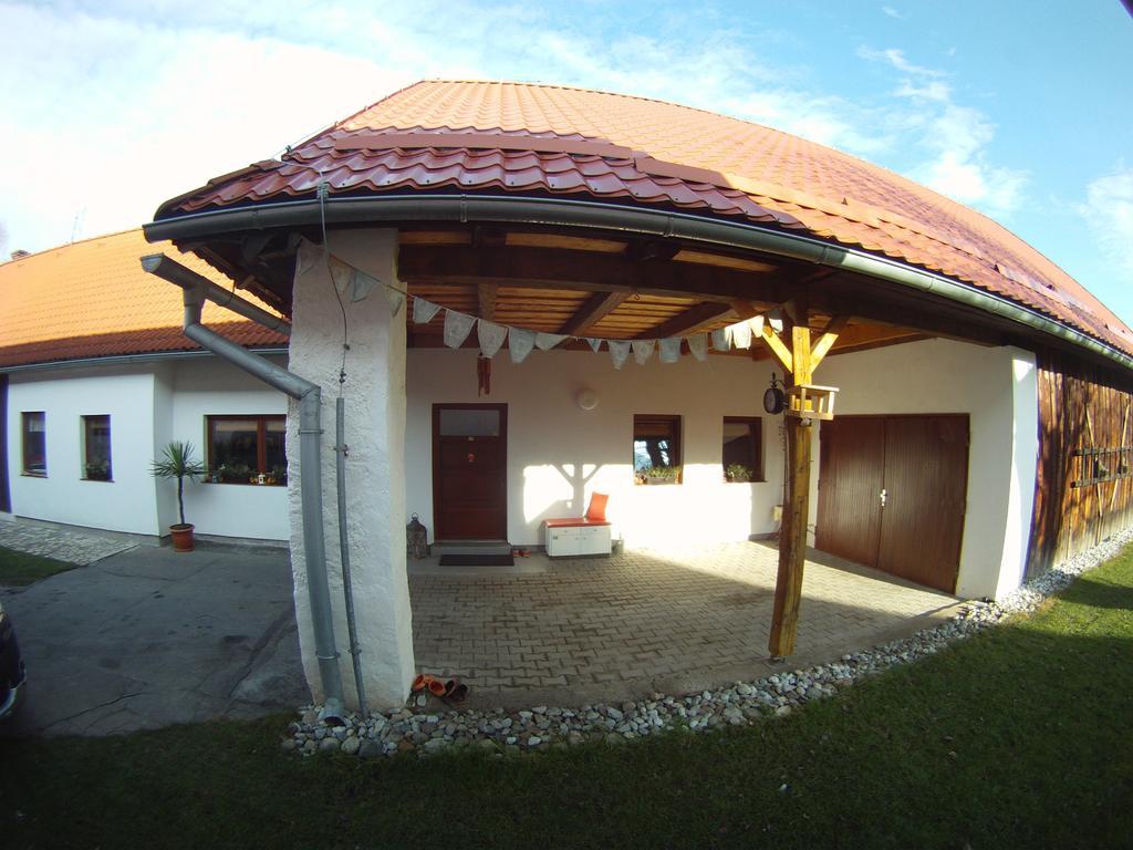 Vidiecky Apartman Kubo Pavcina Lehota  Luaran gambar